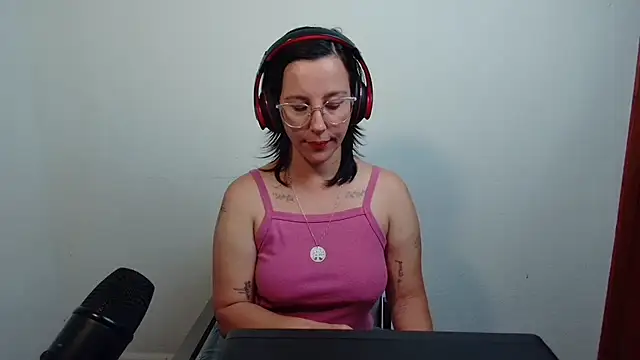 mahina84 online show from July 18, 1:24 pm