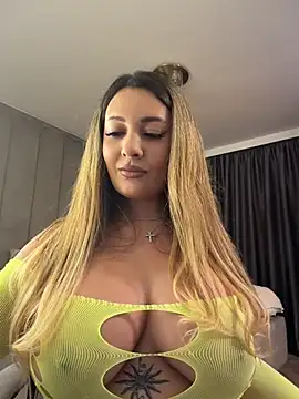 YaaraCollins online show from July 12, 6:09 pm