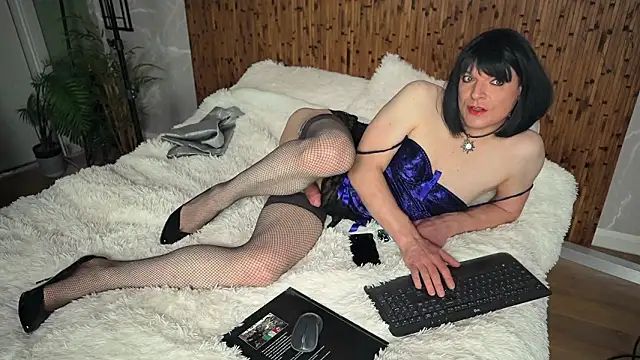 JessicaNylonQueen online show from February 11, 3:13 pm