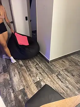 Victoria14  online show from November 2, 6:06 am