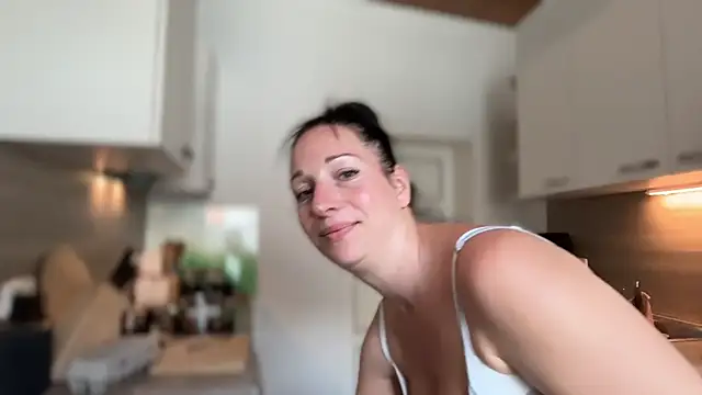 Viola Beck online show from June 16, 10:16 am