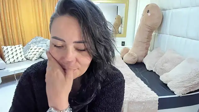 gaby trent online show from November 12, 3:10 pm