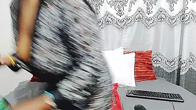 NikkyJigglesX online show from October 20, 12:08 pm