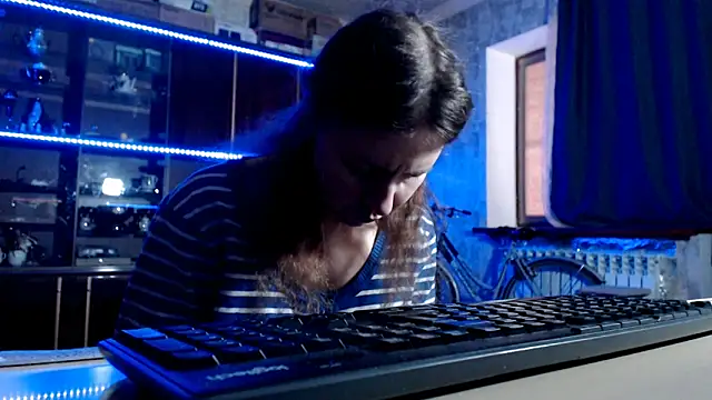 pa1e pr1ncess online show from April 18, 5:54 am