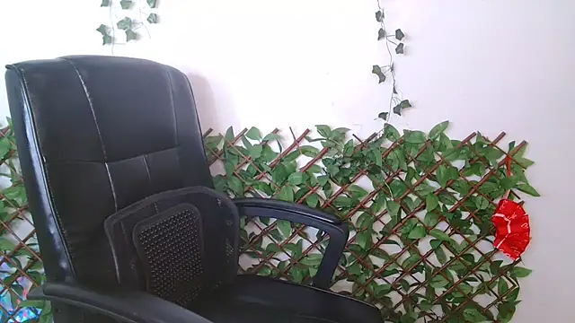 Black Monster Tits online show from January 7, 2:20 pm