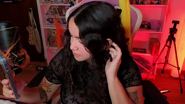 Snapshot of Sweet_sully__ chatting on October 18, 9:01 am Sweet sully online show from October 18, 9:01 am