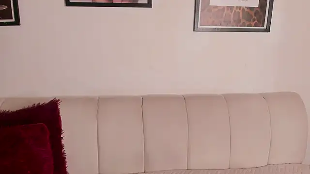 Emma jonness online show from April 23, 6:21 pm