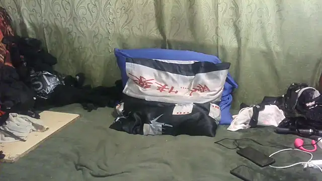 Snapshot of IngaQAce chatting on September 16, 10:18 pm IngaQAce online show from September 16, 10:18 pm