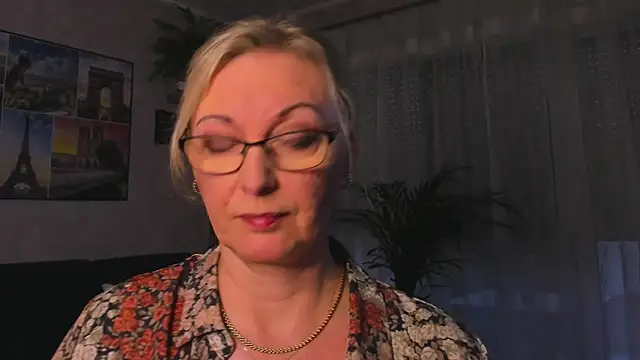 vanessa chat online show from April 20, 6:11 pm