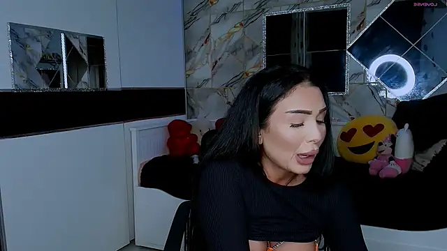 Snapshot of mistress_meryem chatting on October 18, 12:03 am mistress meryem online show from October 18, 12:03 am