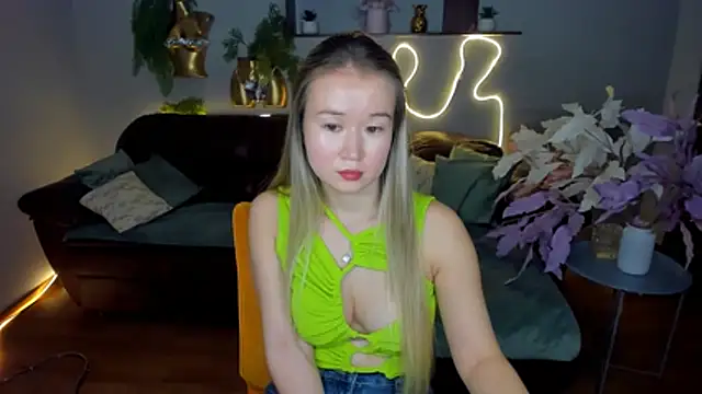 PollyOcean online show from December 4, 11:23 am