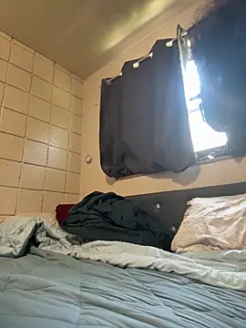 Alliejay online show from April 21, 6:37 pm