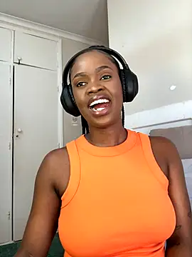 Snapshot of LuciousLips96 chatting on September 25, 10:58 am LuciousLips96 online show from September 25, 10:58 am