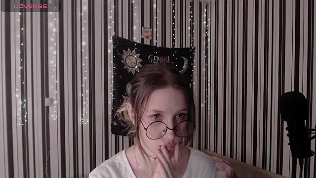 Snapshot of _Hanna_Moon_ chatting on October 12, 1:13 pm  Hanna Moon  online show from October 12, 1:13 pm