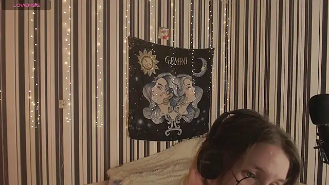 Snapshot of _Hanna_Moon_ chatting on October 7, 6:23 pm  Hanna Moon  online show from October 7, 6:23 pm