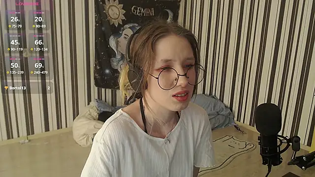 Snapshot of _Hanna_Moon_ chatting on October 3, 10:31 am  Hanna Moon  online show from October 3, 10:31 am