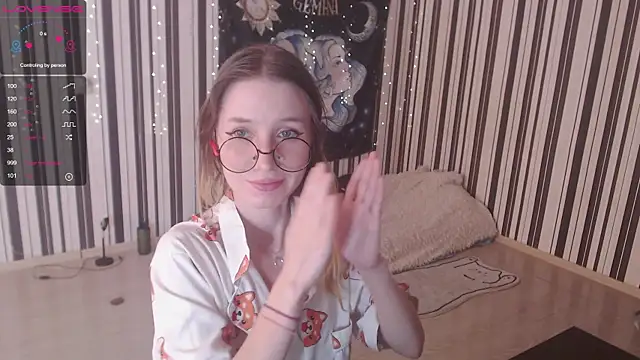 Snapshot of _Hanna_Moon_ chatting on September 11, 10:15 am  Hanna Moon  online show from September 11, 10:15 am