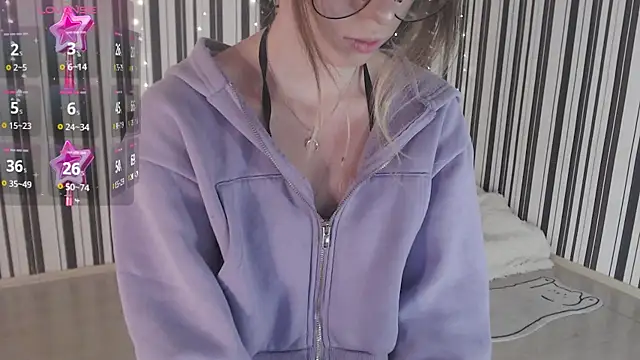 Snapshot of _Hanna_Moon_ chatting on October 24, 8:21 am  Hanna Moon  online show from October 24, 8:21 am