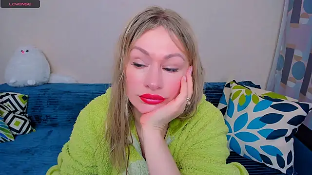 EllenMoore online show from March 11, 3:11 am