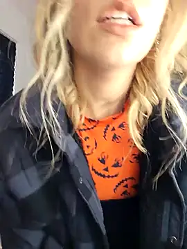 LilyOrion online show from October 24, 5:42 pm