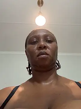 Bootyliciouse21X online show from February 8, 5:27 pm