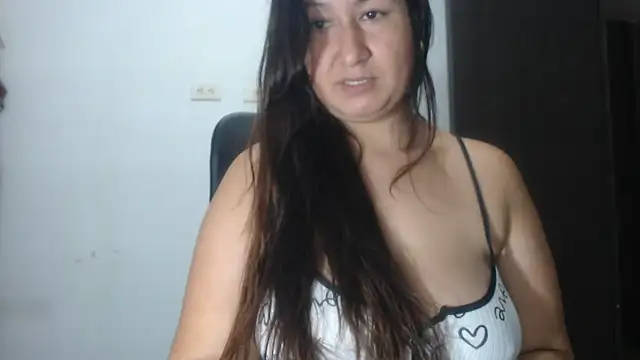 isabella bigass online show from April 15, 1:55 pm