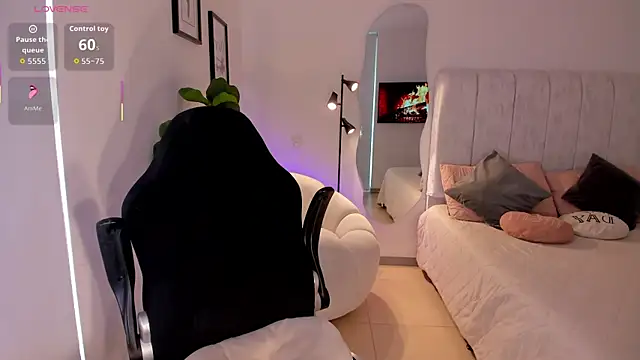 AmyWood online show from March 28, 9:57 pm