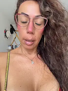 YOURSDEBORA online show from June 7, 7:43 pm