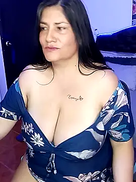 Snapshot of salomexlove_20 chatting on October 13, 2:20 pm salomexlove 20 online show from October 13, 2:20 pm