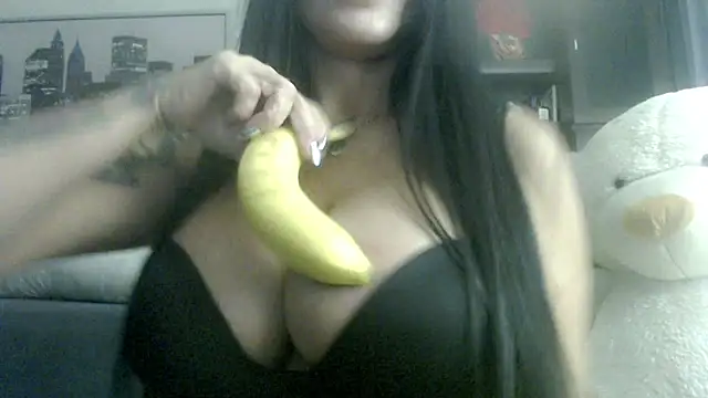 stormylana online show from October 12, 9:33 am