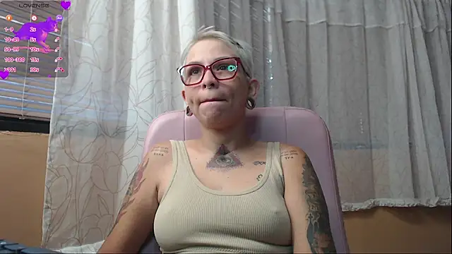 moon cat85 online show from June 23, 12:25 pm