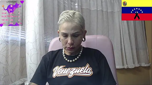 moon cat85 online show from June 26, 9:05 pm