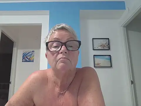 Snapshot of GrannyChrissy68 chatting on September 26, 4:59 pm GrannyChrissy68 online show from September 26, 4:59 pm