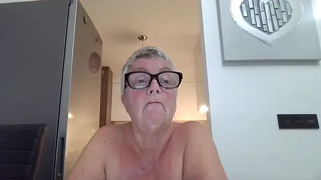 Snapshot of GrannyChrissy68 chatting on October 1, 9:53 pm GrannyChrissy68 online show from October 1, 9:53 pm