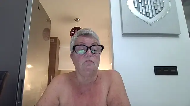 Snapshot of GrannyChrissy68 chatting on September 30, 9:52 pm GrannyChrissy68 online show from September 30, 9:52 pm