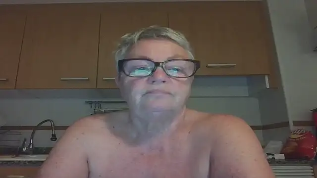 Snapshot of GrannyChrissy68 chatting on September 27, 9:00 pm GrannyChrissy68 online show from September 27, 9:00 pm
