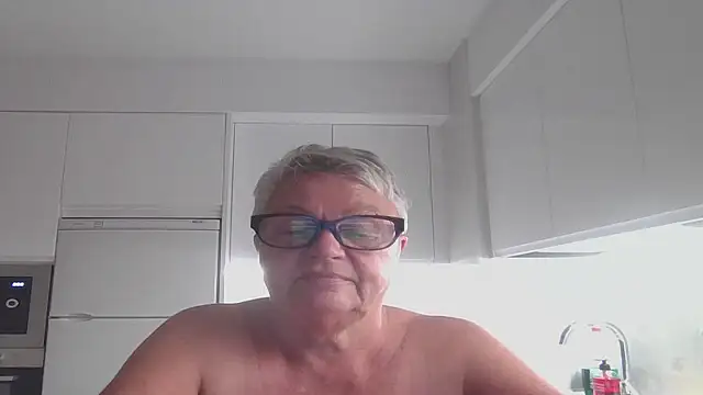 Snapshot of GrannyChrissy68 chatting on October 14, 10:45 pm GrannyChrissy68 online show from October 14, 10:45 pm