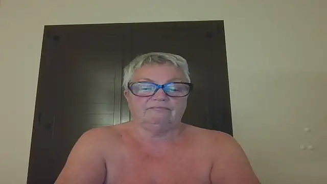 Snapshot of GrannyChrissy68 chatting on October 3, 10:04 pm GrannyChrissy68 online show from October 3, 10:04 pm