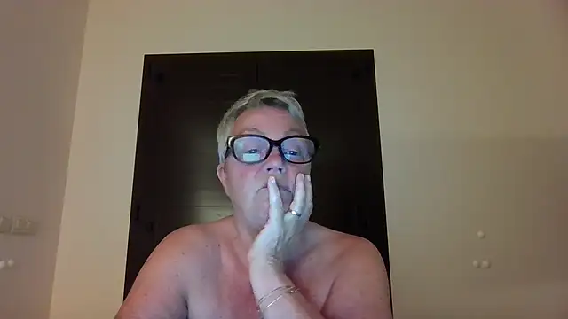 Snapshot of GrannyChrissy68 chatting on October 2, 9:53 pm GrannyChrissy68 online show from October 2, 9:53 pm