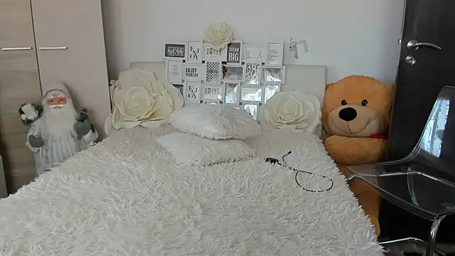 sweetemy4u online show from March 13, 9:21 am