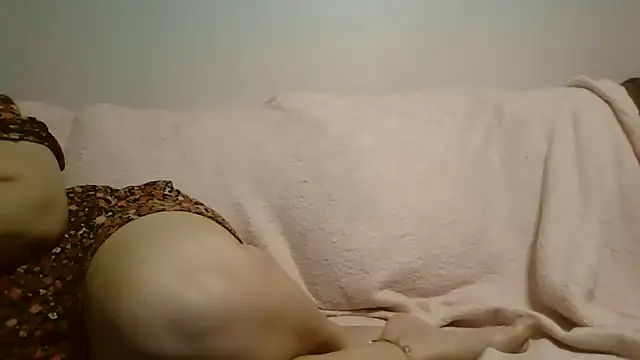 beautylovess online show from April 13, 6:09 pm