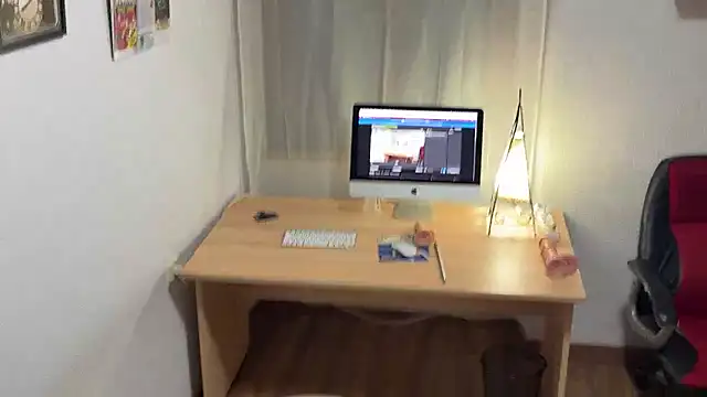 pinkgirls18 online show from April 21, 10:28 pm