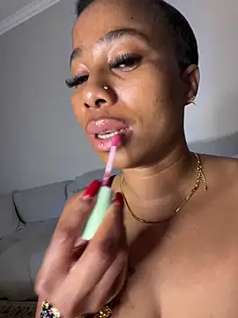 CurvyDesire1 online show from June 18, 11:31 pm
