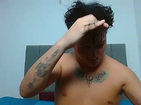 boyhot23x online show from July 29, 3:39 am