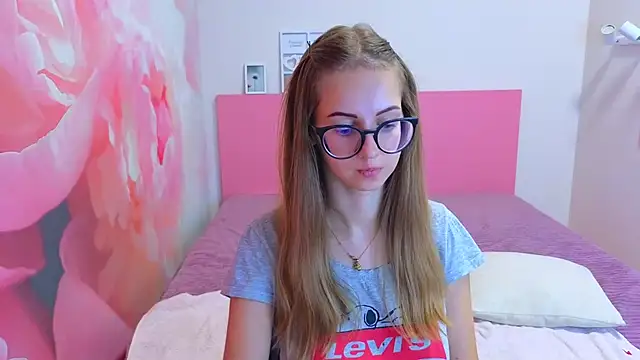 AliceAdams online show from November 10, 7:47 am