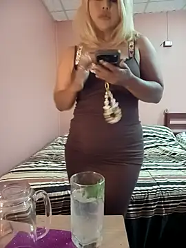 HorneyKitten online show from November 12, 5:16 am