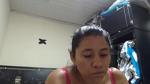 adrixxx38 online show from June 3, 7:19 pm