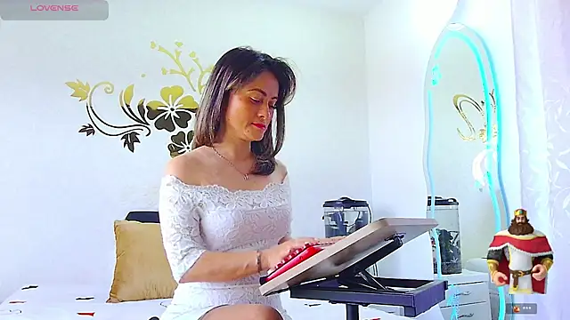 MarcelaFlores online show from July 27, 2:47 pm