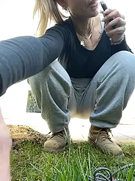 Etwas neugierig online show from March 7, 9:49 am