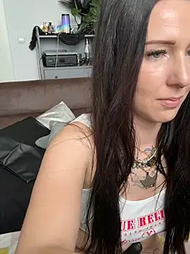 Trixie-Tainted online show from June 4, 2:43 pm